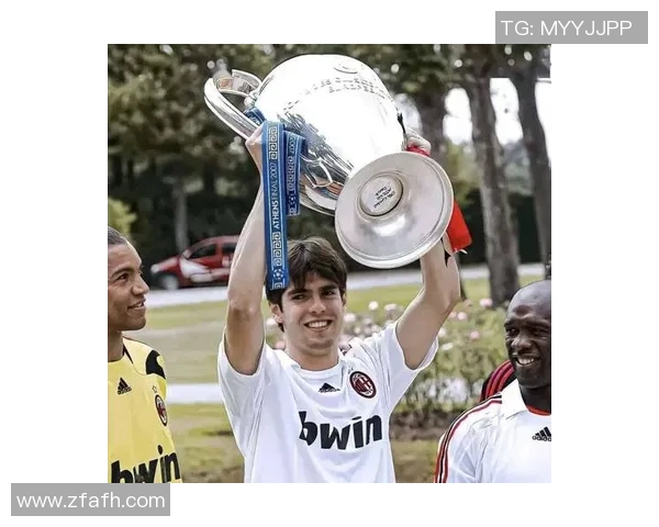 颜值与实力并存 足球场上那些中后卫球星的迷人面容与出色表现 颜值与实力并存 足球场上那些中后卫球星的迷人面容与出色表现